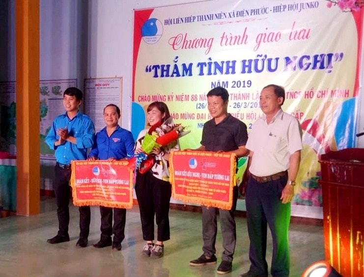  Representatives of Dien Phuoc youths and the Junko Association.