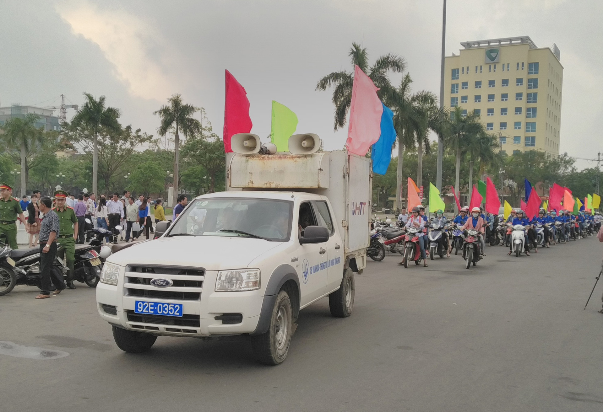 Diễu hành tuyên truyền hưởng ứng Ngày Quyền của người tiêu dùng Việt Nam 15.3. Ảnh: M.L
