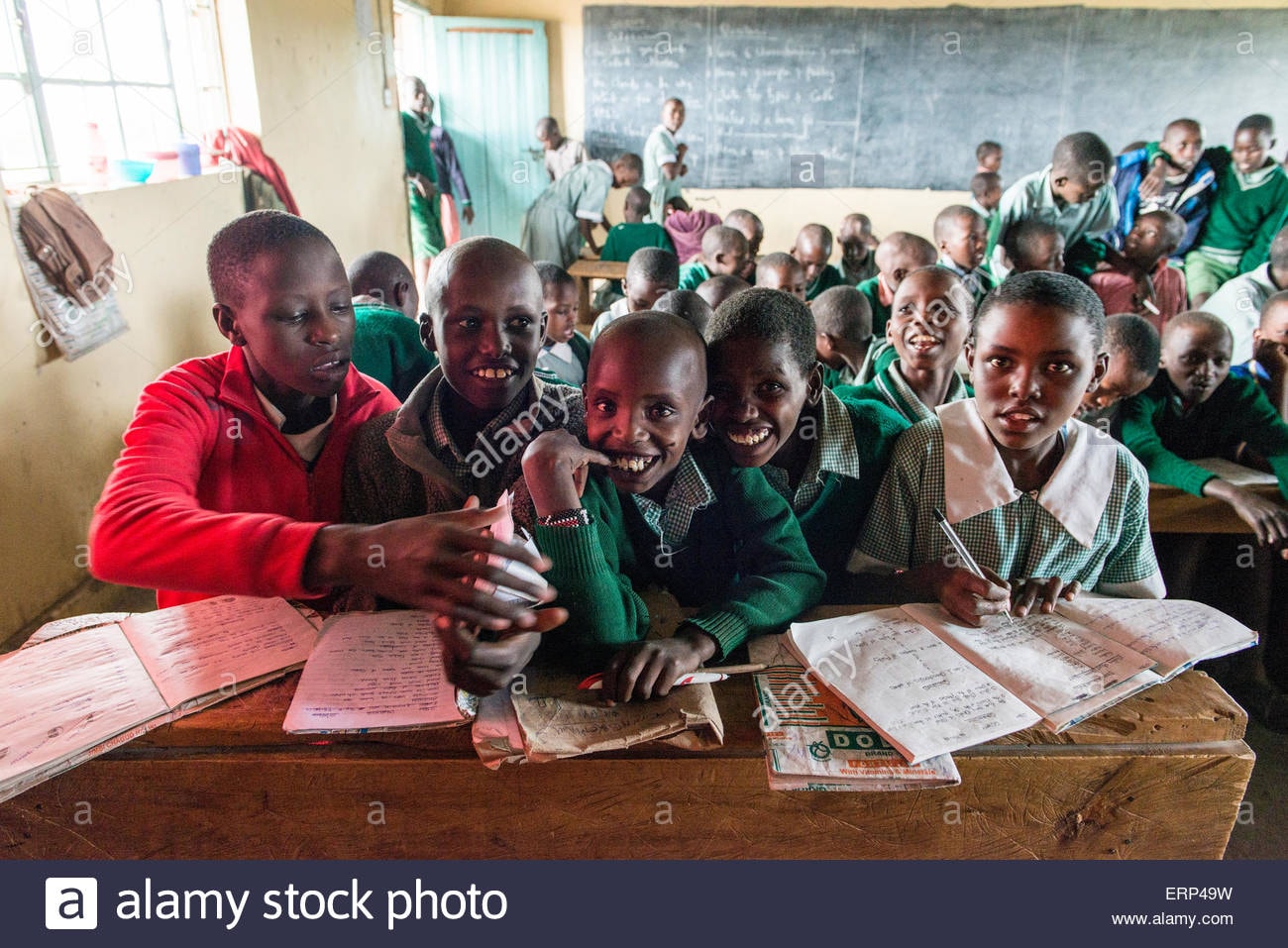 Một lớp học tại Kenya. Ảnh: Alamy