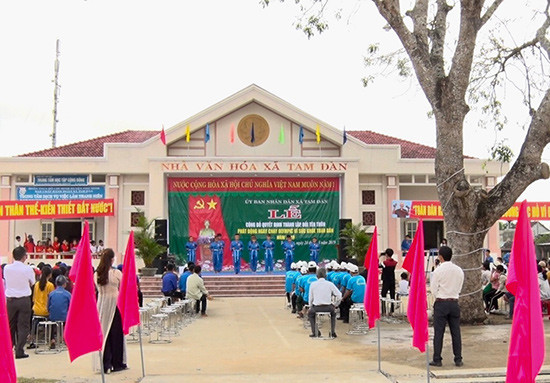 Lễ công bố thành lập thôn mới tại xã Tam Đàn, huyện Phú Ninh. Ảnh: CTV