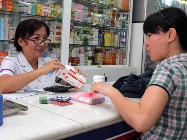 Việc sử dụng thuốc nên theo đơn của bác sỹ và cần đúng liều, đúng lúc để chống kháng thuốc. (Ảnh minh họa: Phương Vy/TTXVN)