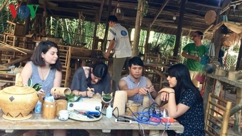 Every day, Taboo Bamboo shop welcomes a lot of tourists.