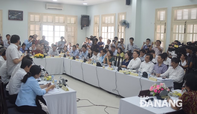 Quan cảnh hội nghị phản biện về các dự án phát triển đô thị ven sông Hàn ngày 7-5-2019