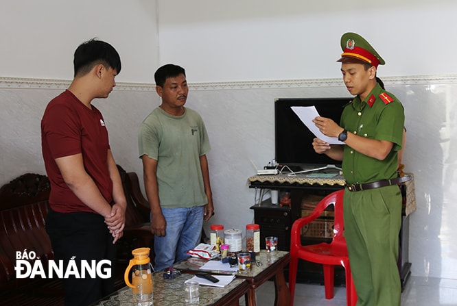 Cơ quan Công an đọc lệnh bắt tạm giam Phạm Phú Tài