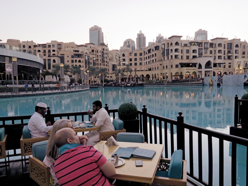 Dubai không phải thành phố của các tỷ phú như nhiều người lầm tưởng. Có khoảng 5.000 tỷ phú với tài sản được tính bằng đơn vị tiền USD trên thế giới nhưng chỉ có 20 người sống ở Dubai. Thực tế thì Bắc Kinh là thành phố có nhiều tỷ phủ nhất thế giới và vị trí thứ 2 thuộc về thành phố New York.