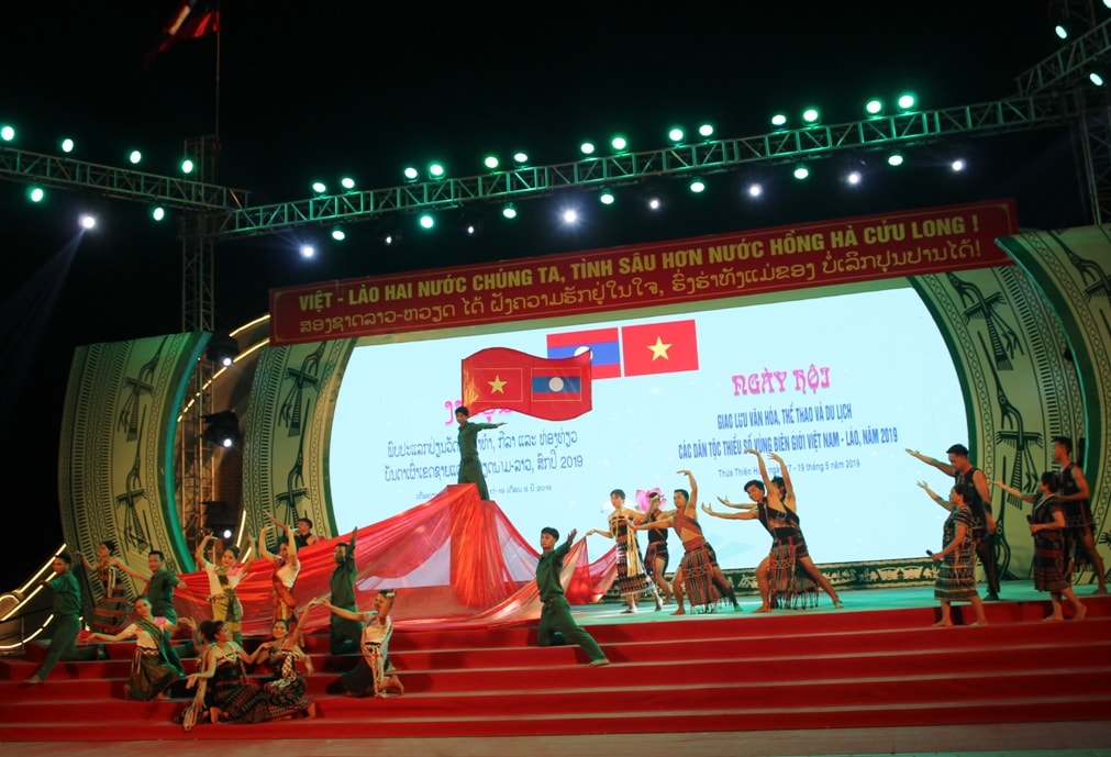 A performance of Quang Nam delegation.