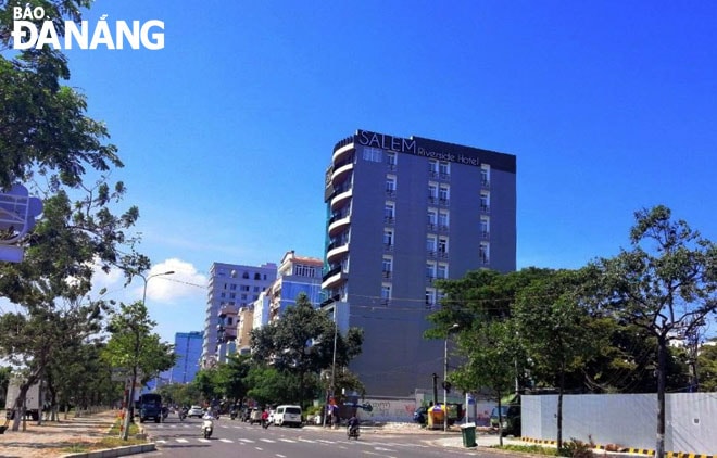 Những khách sạn nằm ở vị trí đắc địa, thuận lợi cho việc xem pháo hoa có giá cao hơn so với ngày thường.