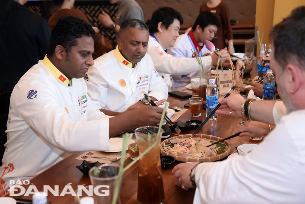 Các đầu bếp đánh giá cao các món ăn địa phương của Đà Nẵng khi được các đầu bếp cách điệu, biến hóa trong trang trí nhưng vẫn giữ được vị truyền thống.