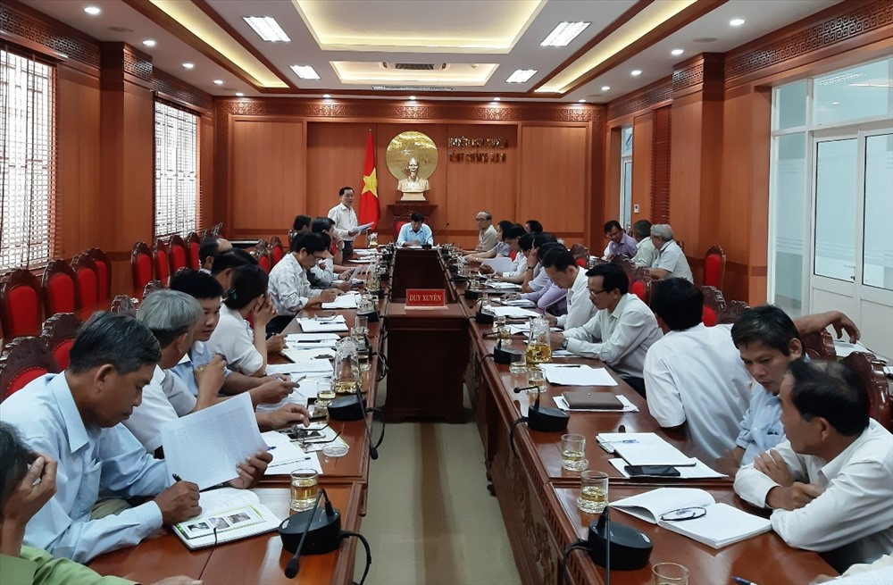 Chiều 31.5, UBND huyện Duy Xuyên tổ chức cuộc họp nhằm quyết liệt triển khai công tác phòng chống dịch. Ảnh: HOÀI NHI