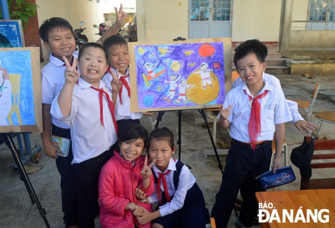 Việc học hòa nhập tạo cơ hội và điều kiện cho học sinh khuyết tật được tham gia các hoạt động hòa nhập với cộng đồng. Ảnh: Q.T