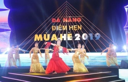 Tiết mục múa khai mạc chương trình “Đà Nẵng - Điểm hẹn mùa hè 2019“. Ảnh: X.L