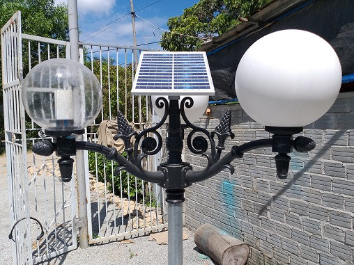 A solar lamp post made by Pham Phu Hien.