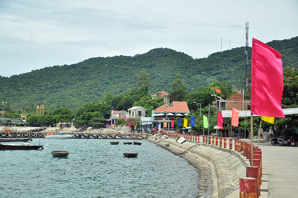 A corner of Cham Islands.