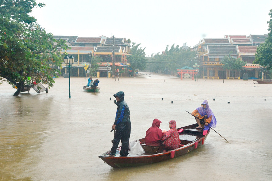 Dự án nhắn tin cảnh báo lũ sớm đã từng được triển khai áp dụng ở Hội An và phát huy hiệu quả. Ảnh: L.X.T