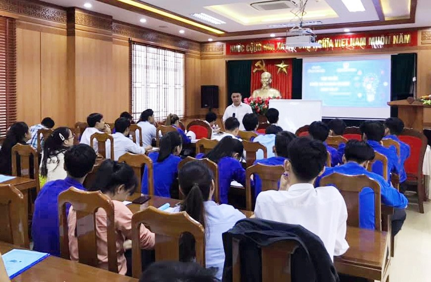 Lớp tập huấn khởi sự doanh nghiệp cho thanh niên huyện Duy Xuyên. Ảnh: THÁI CƯỜNG