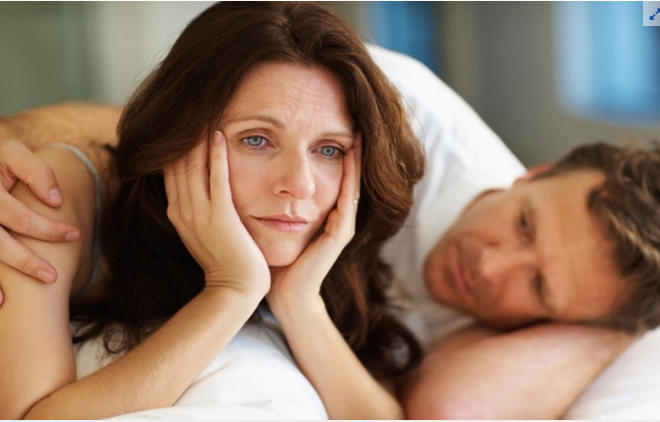 Mãn kinh: Ở thời kì này, estrogen bị suy giảm khiến thận bài tiết đào thải acid uric kém dẫn đến tăng nguy cơ bị bệnh gút.