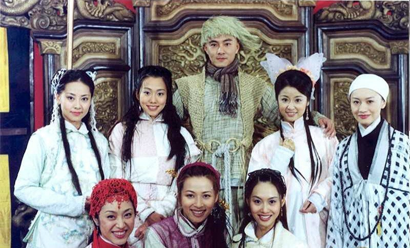 Vi Tiểu Bảo và bảy bà vợ trong phim Lộc Đỉnh Ký.