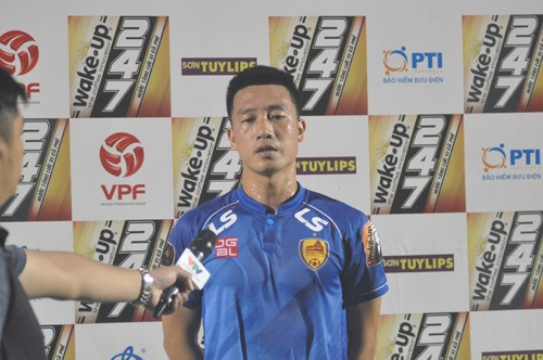 Tiền vệ Huy Hùng vừa trở lại sau chấn thương dài hạn đã lập tức tỏa sáng bằng 2 bàn thắng cho Quảng Nam. Ảnh: A.S
