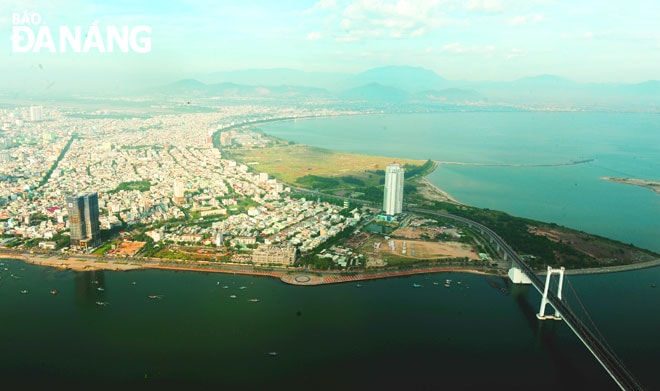 Một góc vịnh Đà Nẵng.