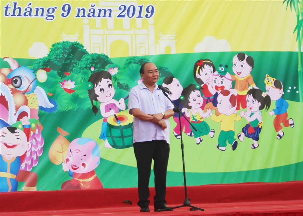 Thủ tướng Nguyễn Xuân Phúc phát biểu tại lễ hội trung thu. Ảnh: Đ.L