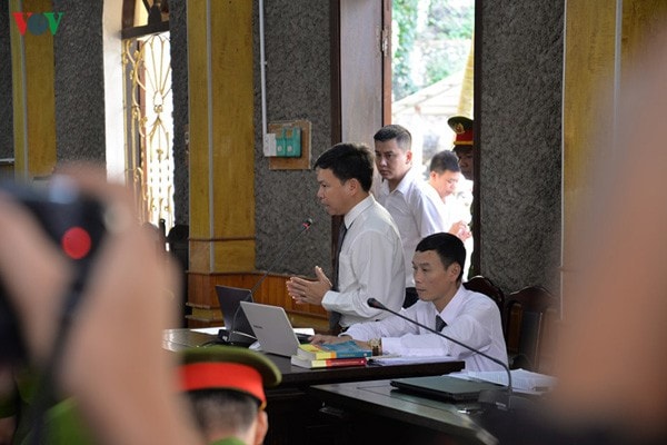 Luật sư Nguyễn Hoàng Bách