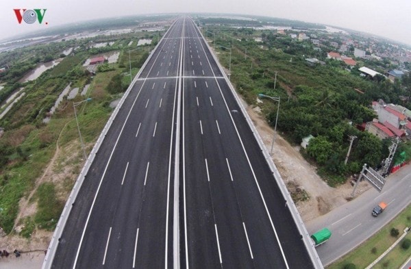 Bộ GTVT đang phối hợp với Bộ Kế hoạch - Đầu tư xem xét lại tiêu chí về năng lực kinh nghiệm nhằm tạo điều kiện cho nhiều nhà đầu tư trong nước có thể tham gia, từ đó làm tăng tính cạnh tranh, minh bạch và hiệu quả các dự án cao tốc Bắc - Nam.