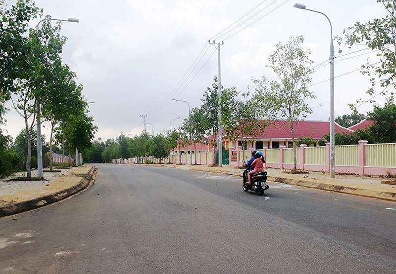 Dự án đường vào Làng Hoa Sen quốc tế Hàn Quốc chưa thực hiện xong chi phí bồi thường nên chưa phê duyệt quyết toán. Ảnh: X.T