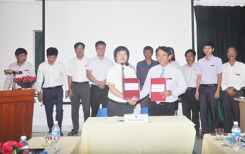 Trường Cao đẳng Kinh tế - kỹ thuật Quảng Nam ký kết thỏa thuận hợp tác với Công ty CP ICDL Việt Nam. Ảnh: X.P