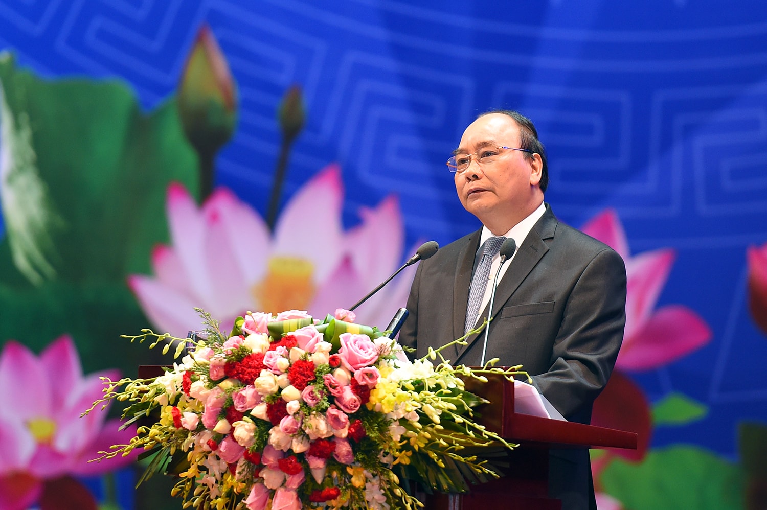 Thủ tướng Chính phủ Nguyễn Xuân Phúc phát biểu khai mạc Hội nghị của Thủ tướng Chính phủ với Doanh nghiệp lần thứ hai, năm 2017.