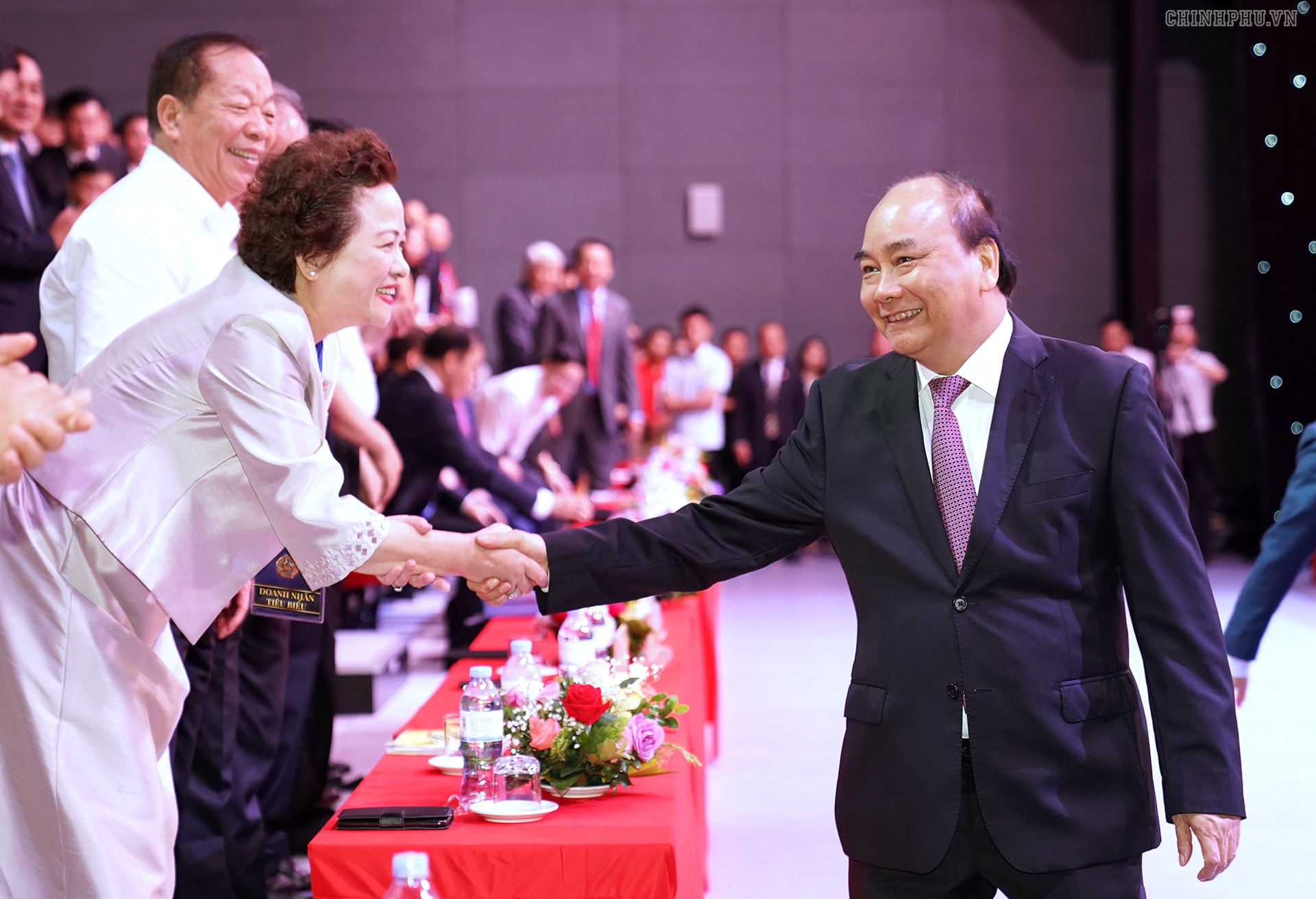 Thủ tướng cùng các đại biểu dự buổi lễ. - Ảnh: VGP/Quang Hiếu