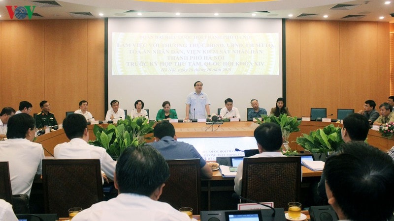 Buổi làm việc giữa đoàn Đại biểu Quốc hội TP Hà Nội với Thường trực HĐND, UBND, UB Mặt trận Tổ quốc, TAND, VKSND, Công an TP Hà Nội trước kỳ họp thứ 8, Quốc hội khóa XIV.