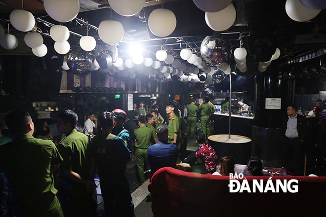 Kiểm tra quán bar TV Clup