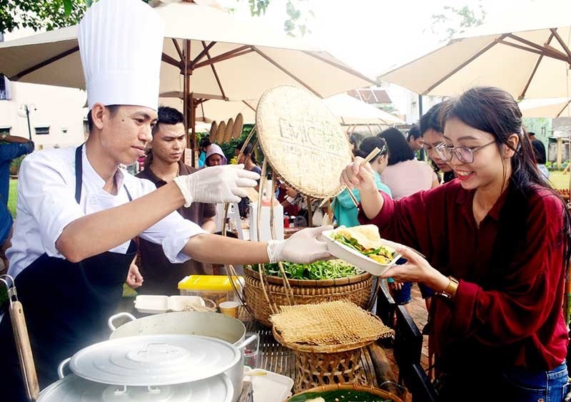 Các sự kiện, lễ hội ẩm thực là cơ hội để nâng cao tay nghề, quảng bá rộng rãi ẩm thực địa phương đến du khách gần xa. Ảnh: Q.T