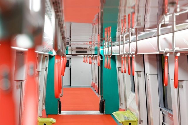 Nhiều người đánh giá nội thất của đoàn tàu thực tế còn đẹp hơn so với mẫu thiết kế được đưa ra lấy ý kiến nhân dân một năm trước.