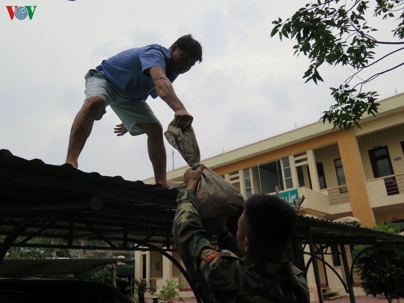 Địa phương cũng đã lên phương án sẵn sàng di dời dân các khu vực xung yếu, ven biển, nguy cơ ảnh hưởng triều cường, sóng lớn đến nơi an toàn.