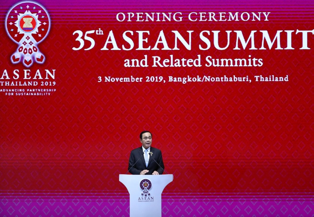 Thủ tướng Thái Lan Prayuth Chan-o-cha phát biểu khai mạc Hội nghị thượng đỉnh ASEAN - 35. Ảnh: Reuters
