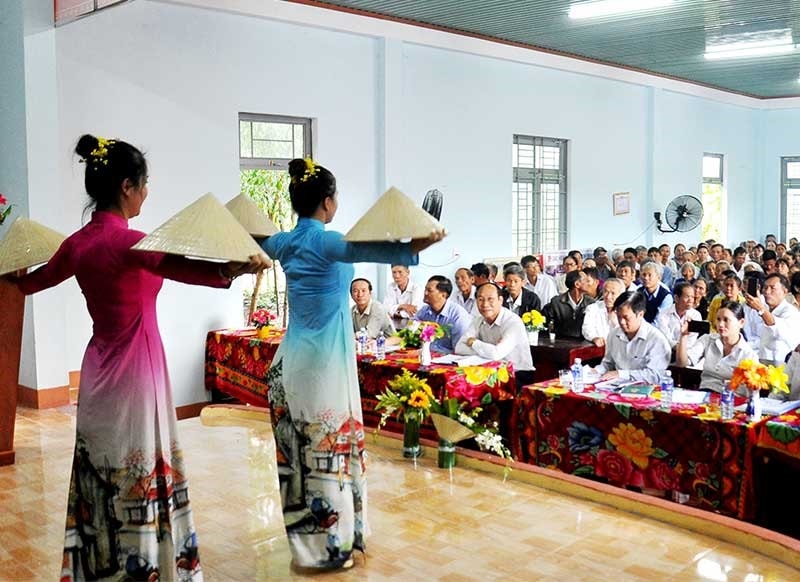 Đông đảo bà con nhân dân thôn An Phú đến tham dự ngày hội đại đoàn kết ở khu dân cư năm 2019. Ảnh: VINH ANH