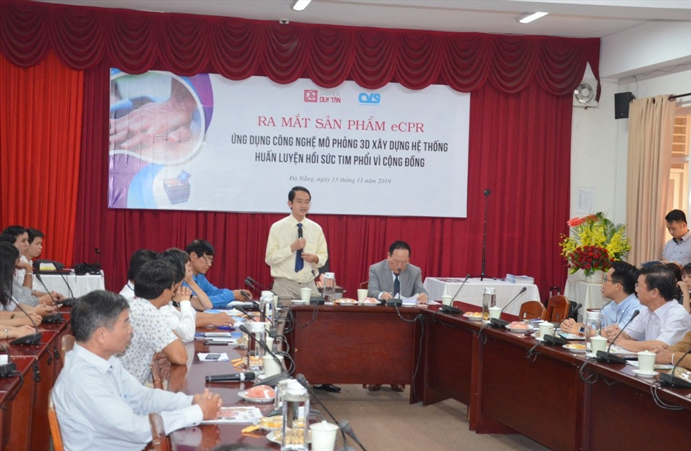 TS. Lê Nguyên Bảo - Hiệu trưởng Trường Đại học Duy Tân phát biểu tại buổi ra mắt sản phẩm eCPR. Ảnh: N.T.B