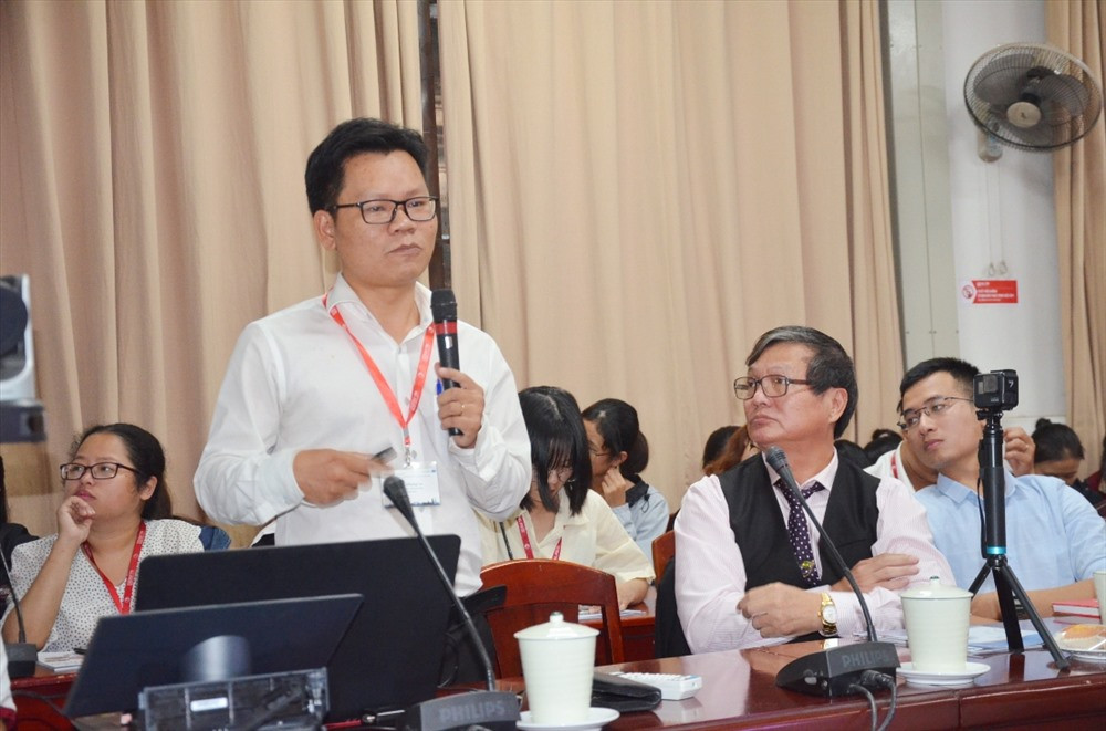 Th.S Lê Văn Chung - Giám đốc Trung tâm CVS Trường Đại học Duy Tân giới thiệu sản phẩm eCPR. Ảnh: N.T.B