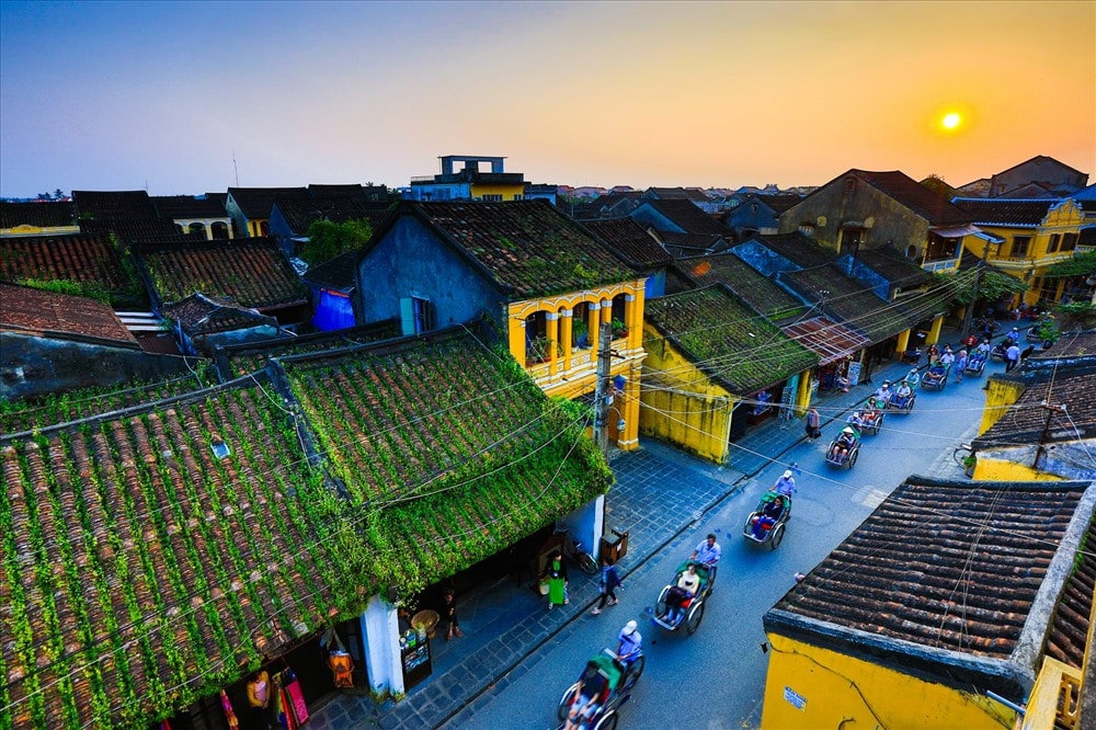 Saying no to plastic waste for clean Hoi An. Photo: istock