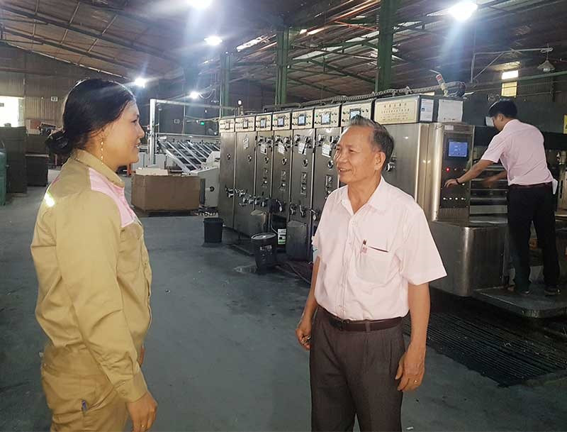Gia đình bà Phạm Thị Xuân Tịnh gắn bó với Công ty CP Hồng Đào Chu Lai từ ngày đầu thành lập. Ảnh: D.L