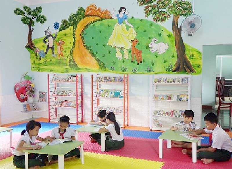 Một góc “Thư viện thân thiện” của Trường Tiểu học Nguyễn Thành. Ảnh: SƯƠNG TÂN
