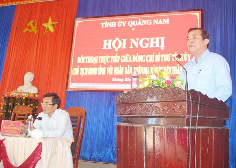 Đồng chí Phan Việt Cường giải đáp các ý kiến của người dân Thăng Bình. Ảnh: VIỆT NGUYỄN