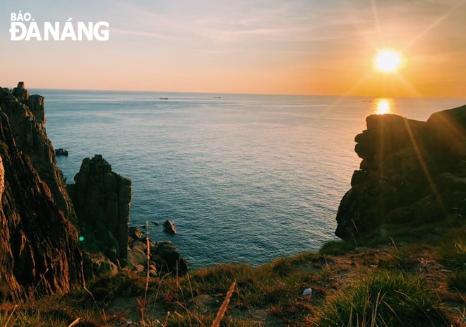  Mũi Đại Lãnh là một nhánh của dãy Trường Sơn đâm ra biển, do một tướng người Pháp tên Varella phát hiện vào cuối thế kỷ XIX. Vì thế, trước đây, người ta gọi nơi này là Cap Varella.