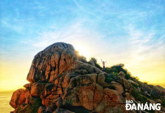 Con người trở nên nhỏ bé trước cảnh sắc thiên nhiên hùng vĩ. 