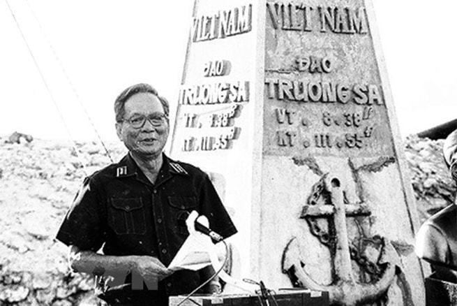 •        Đại tướng Lê Đức Anh (1920-2019) là cán bộ chỉ huy quân đội trực tiếp tham gia 2 cuộc kháng chiến chống Pháp, Mỹ và làm nghĩa vụ quốc tế ở Campuchia. (Ảnh: Tư liệu/TTXVN phát)