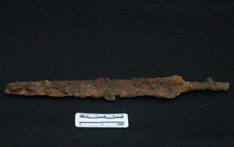 Vũ khí bằng sắt được phát hiện trong cuộc khảo cổ.