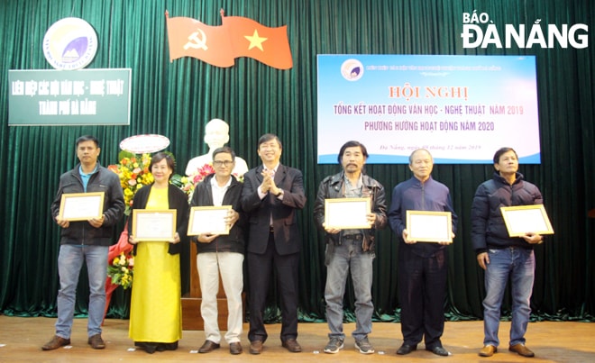 Trao Giải thưởng Văn học - Nghệ thuật của Liên hiệp Hội năm 2019.