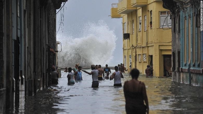 Siêu bão Irma gây lũ lụt nghiêm trọng tại Cuba vào năm 2017. Ảnh: CNN