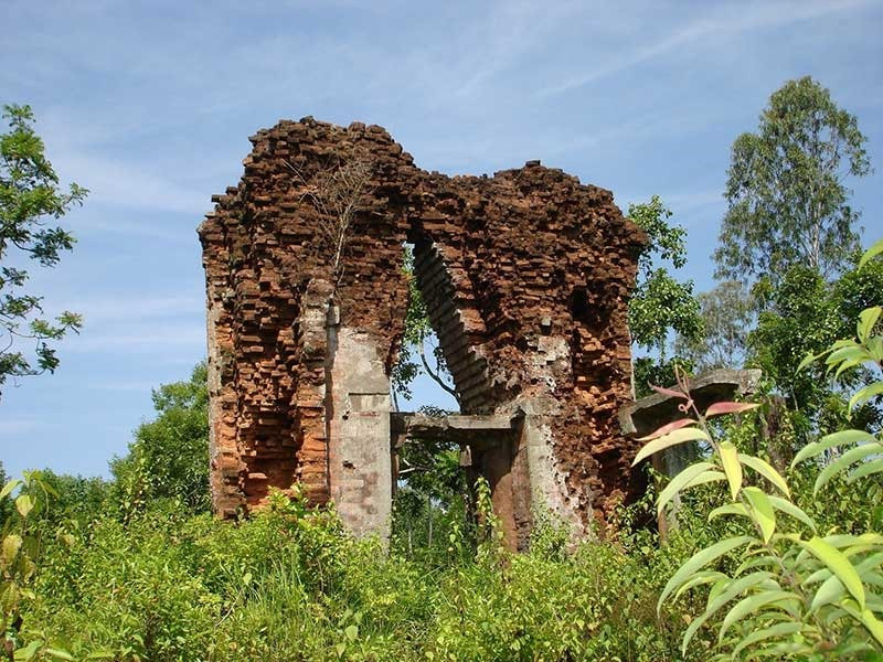 Sang tower in Dong Duong Buddhist monastery